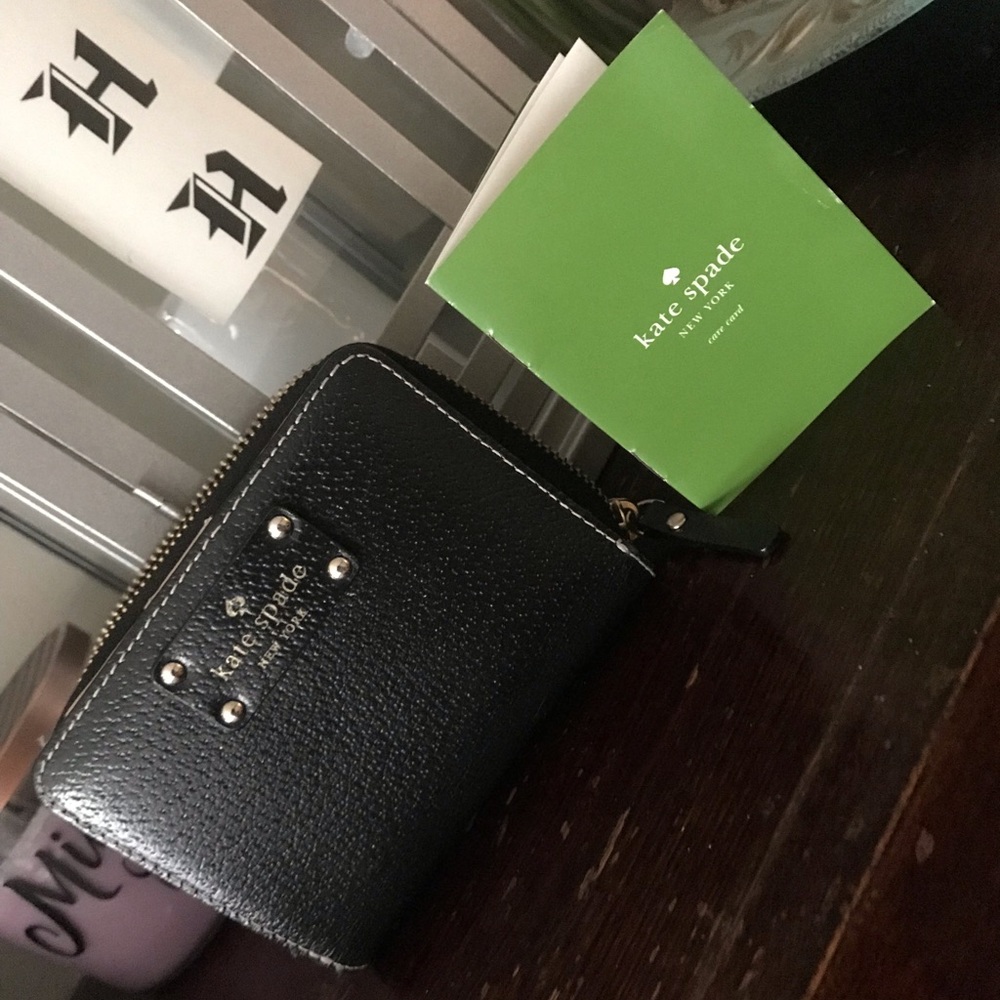 Medium Kate Spade Wallet